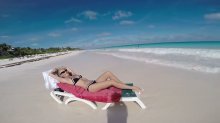Видео и фото Елена Летучая в откровенном купальнике на Багамах